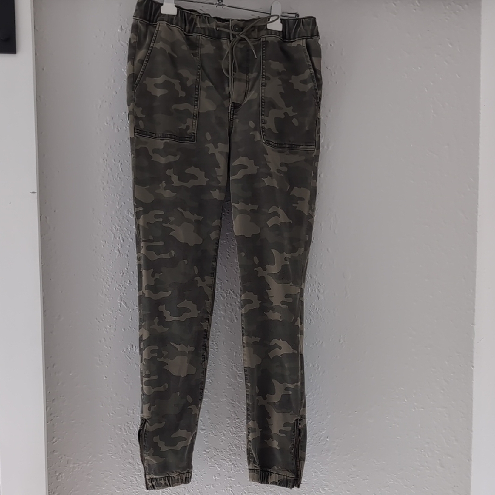 American Eagle Green Camo Joggers With Zippers And Drawstring Women's 8